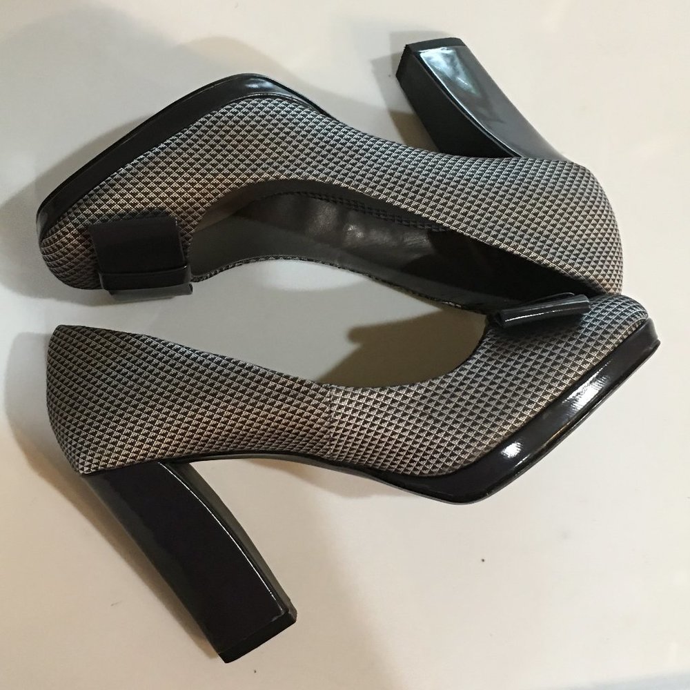 ANN MARINO Steel Gray Textile Fabric Accent Bow Block Heel Pump 8.5M EUC!!